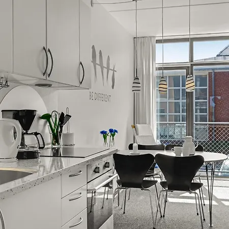 Apartment Bad, Lejl, 61